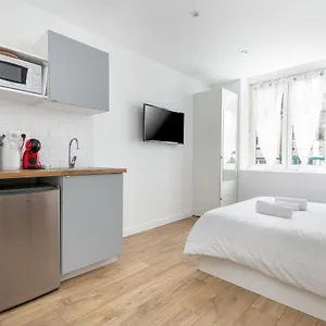Appartement Du - Superbe Studio Neuf, 2e étage En Hypercentre Et Tramway, Brest